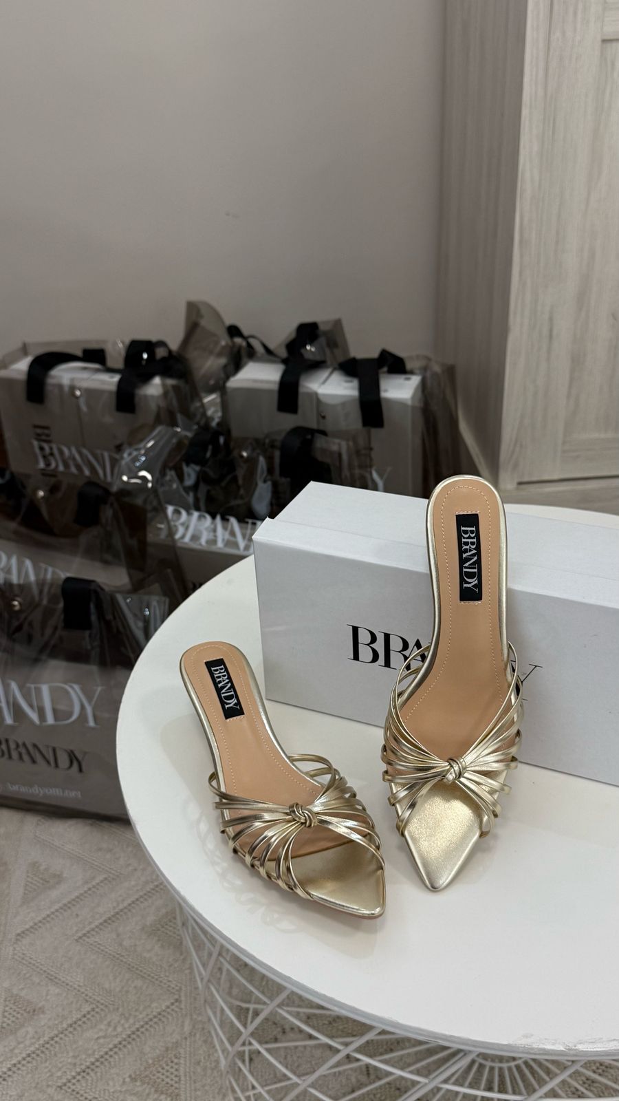 BR880